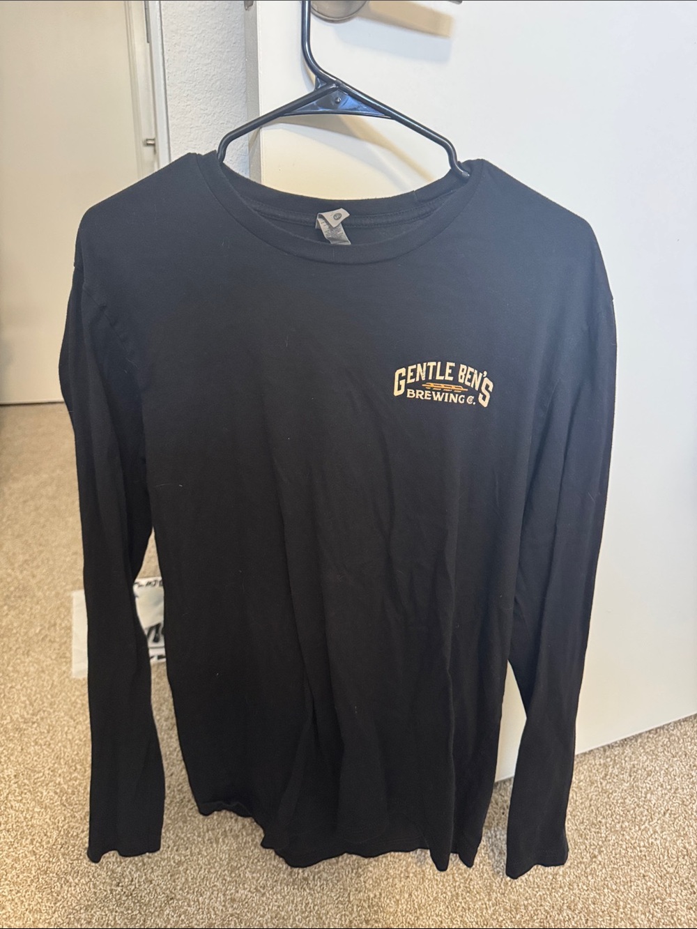 Black Long-Sleeve Tee